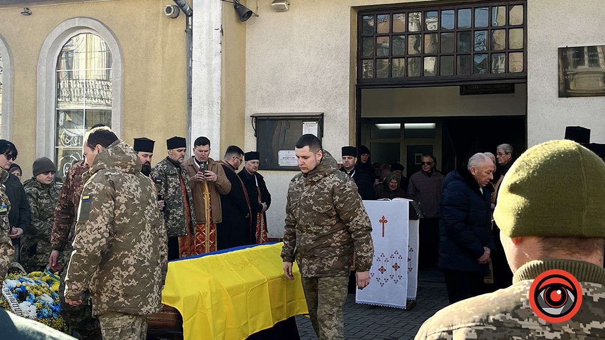 22 лютого Коломия прощалася з Героєм Михайлом Дрогомирецьким 4