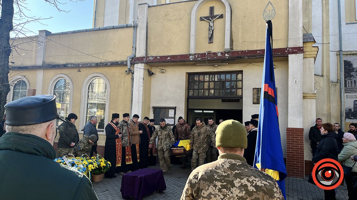 22 лютого Коломия прощалася з Героєм Михайлом Дрогомирецьким 3