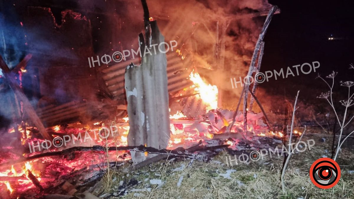 На Снятинщині протягом доби рятувальники приборкували дві пожежі 4