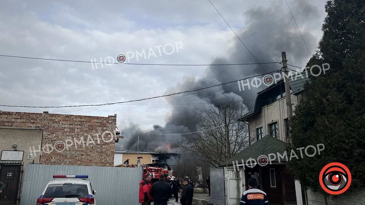 Воду до масштабної пожежі в Коломиї підвозять машинами із сусідніх громад 3
