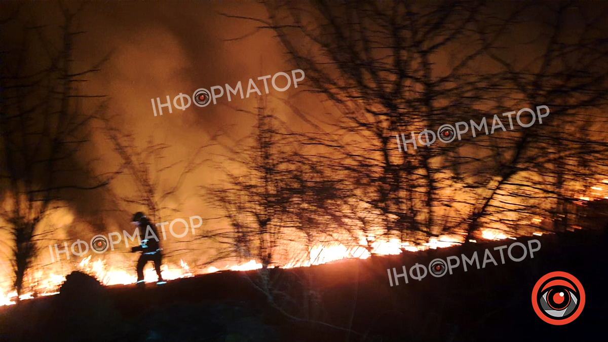 27 лютого на Снятинщині знову палала суха трава 1