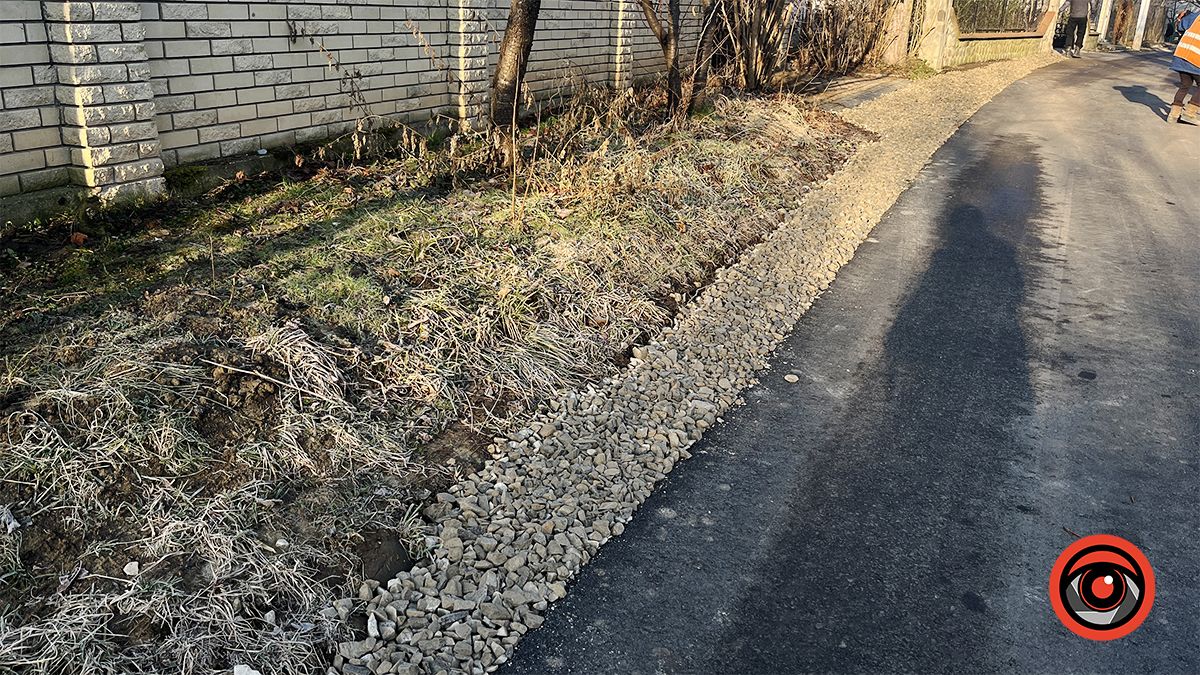 Тріщини та крихкий асфальт | Як зараз виглядають вулиці, які заасфальтували наприкінці минулого року 7