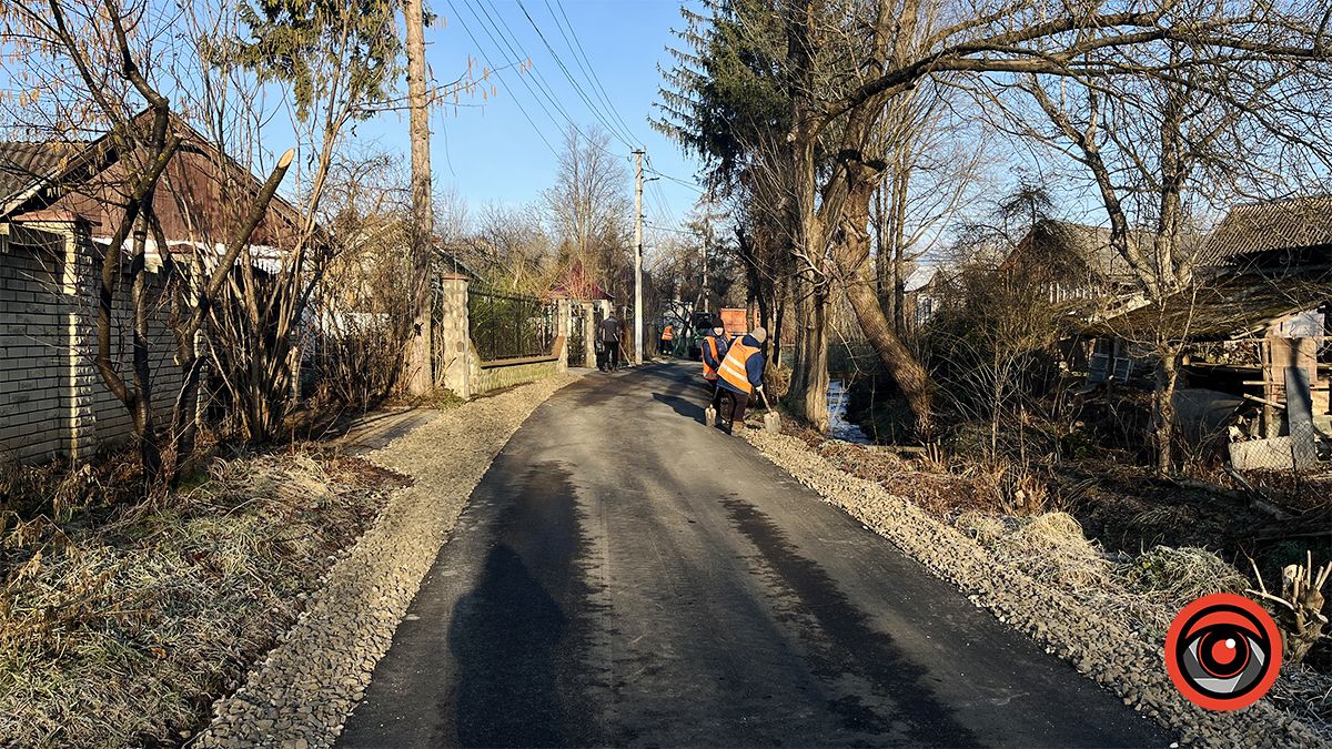 Тріщини та крихкий асфальт | Як зараз виглядають вулиці, які заасфальтували наприкінці минулого року 8