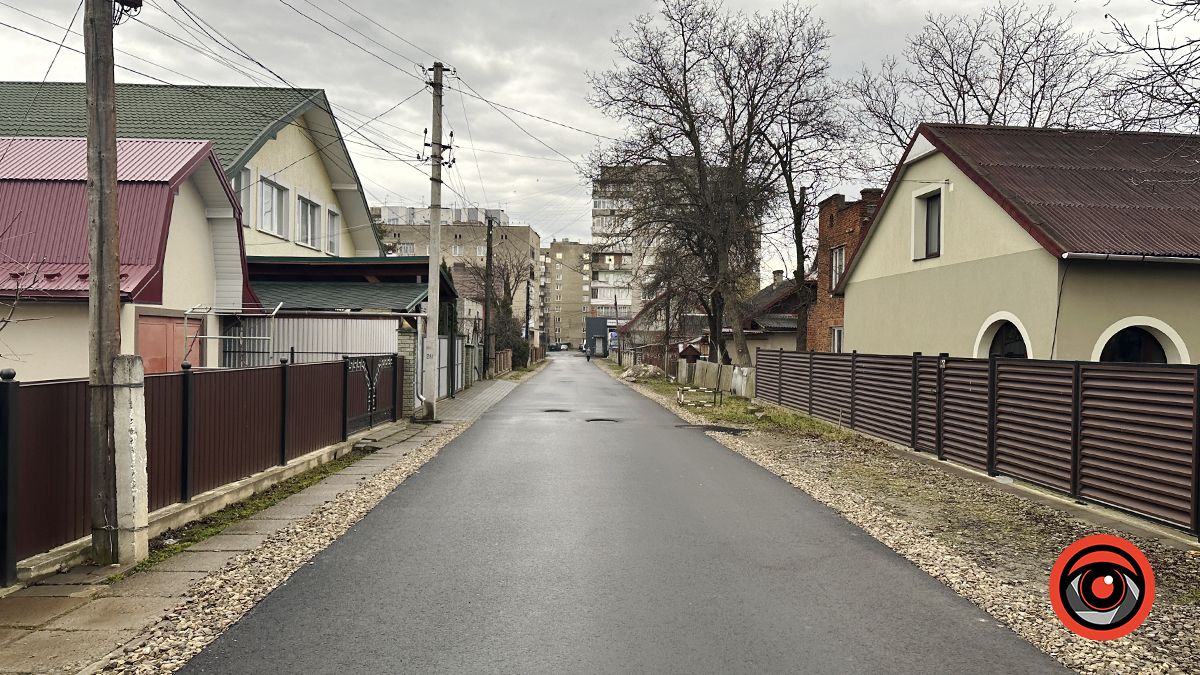 Тріщини та крихкий асфальт | Як зараз виглядають вулиці, які заасфальтували наприкінці минулого року 9