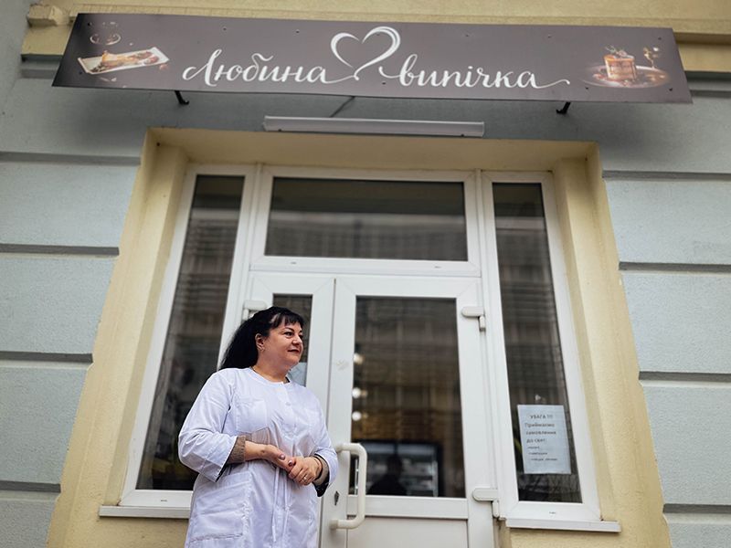 Меренговий рулет, лимонне печиво і еклер з маскарпоне: новинки "Любиної випічки" у Коломиї 1