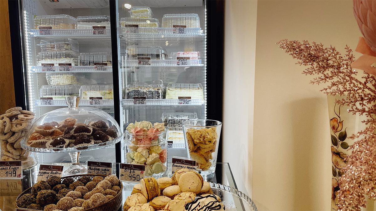 Меренговий рулет, лимонне печиво і еклер з маскарпоне: новинки "Любиної випічки" у Коломиї 3