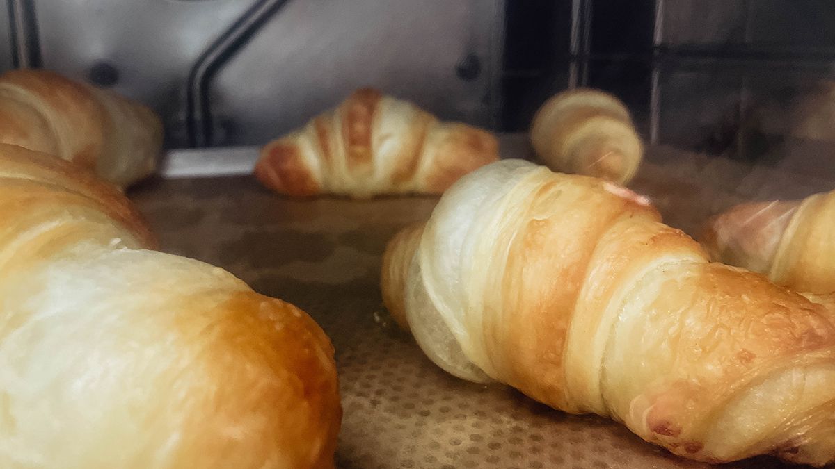 Меренговий рулет, лимонне печиво і еклер з маскарпоне: новинки "Любиної випічки" у Коломиї 5