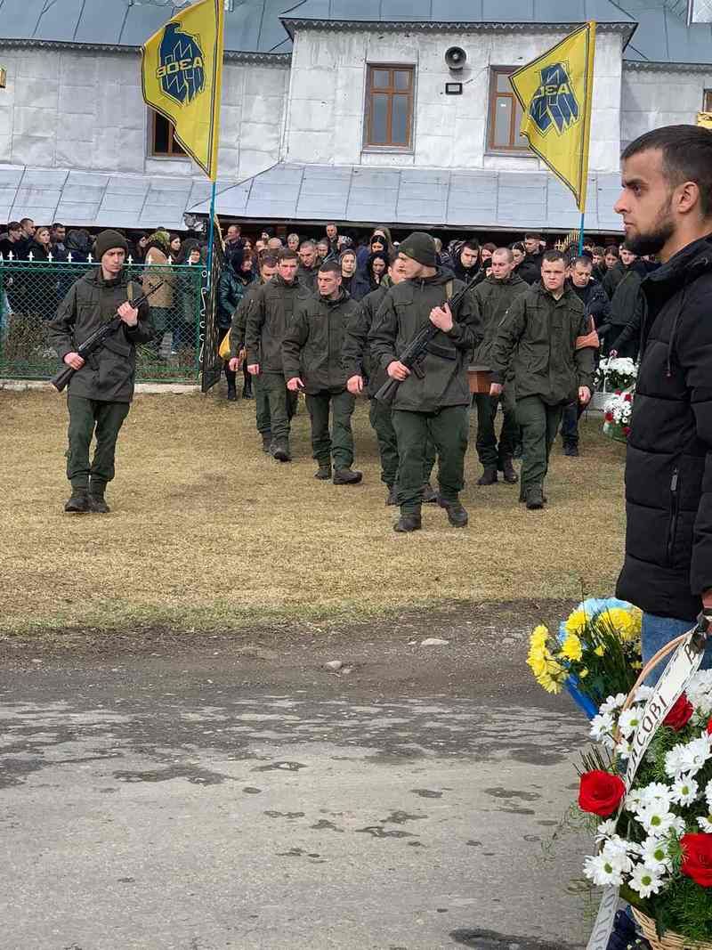 Коломийщина провела в останню дорогу 21-річного азовця Тараса Баришнікова 4