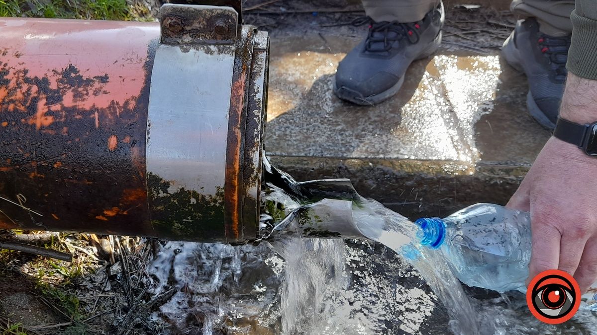 Невідомі залишили купи сміття біля джерела у П'ядиках 3