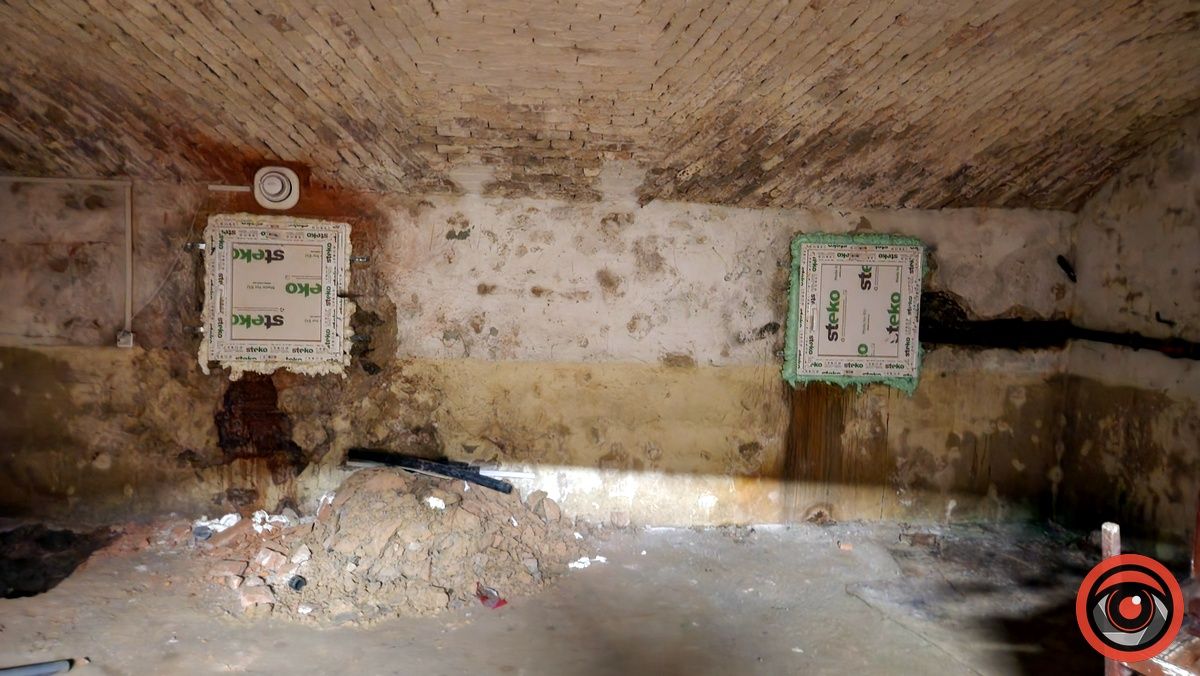 Переможців нема, але частина робіт виконана: ситуація довкола укриття ратуші 6