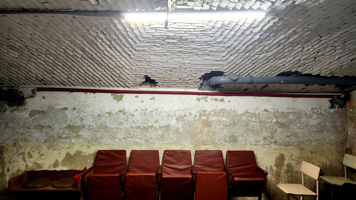 Переможців нема, але частина робіт виконана: ситуація довкола укриття ратуші 9