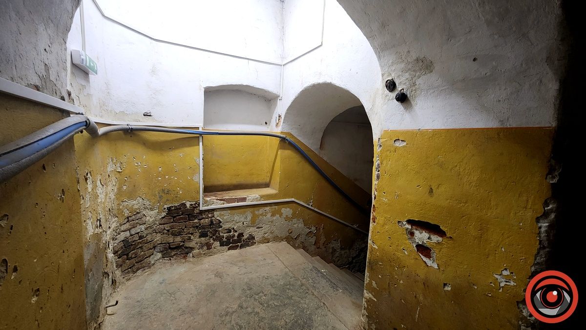 Переможців нема, але частина робіт виконана: ситуація довкола укриття ратуші 13