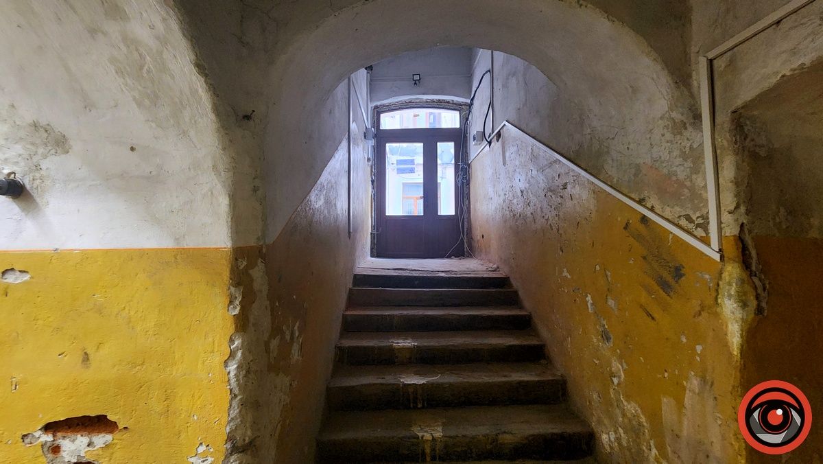 Переможців нема, але частина робіт виконана: ситуація довкола укриття ратуші 1