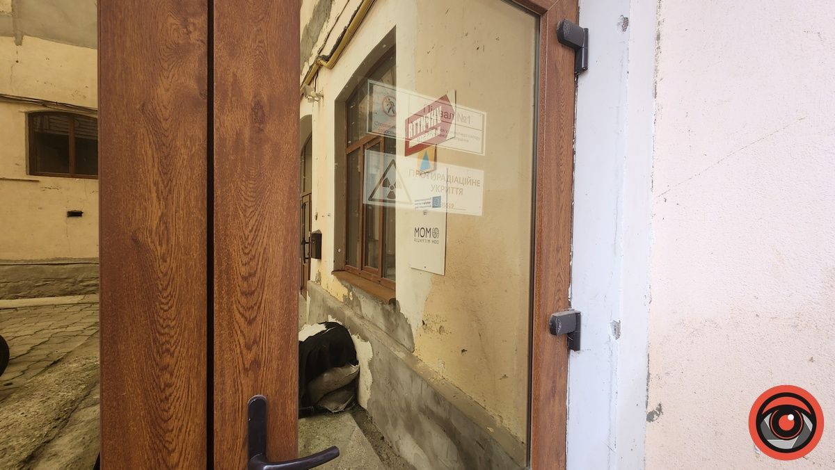 Переможців нема, але частина робіт виконана: ситуація довкола укриття ратуші 14