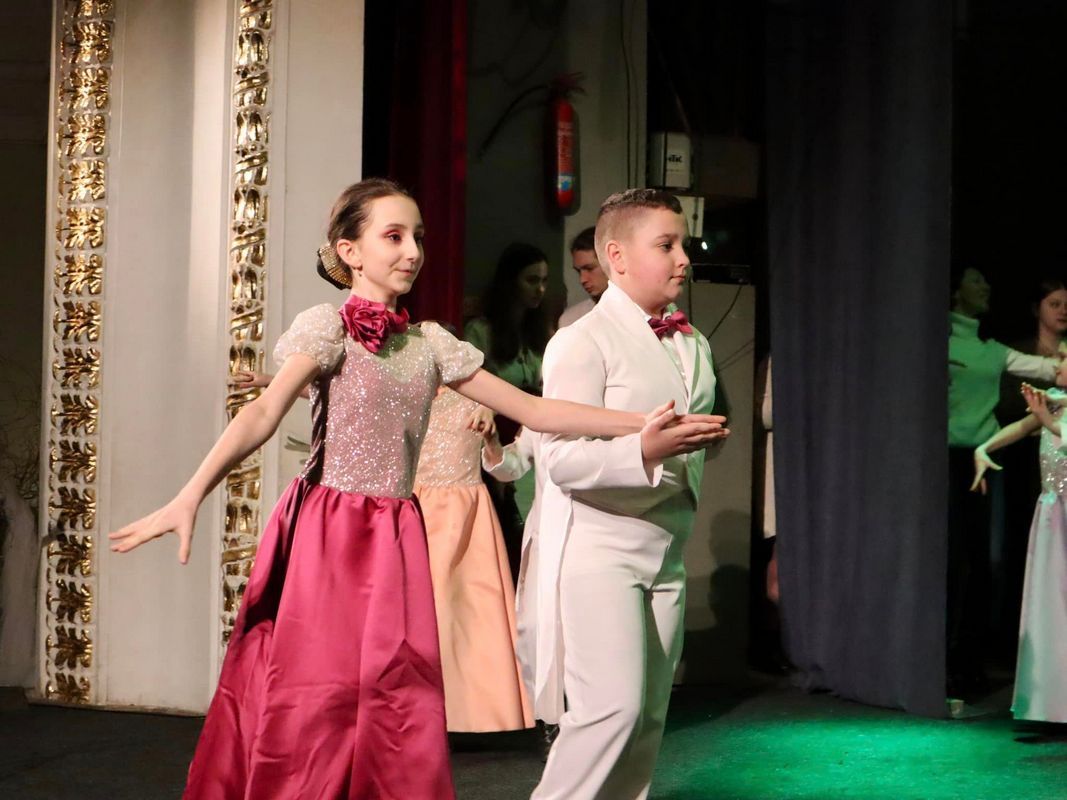 У Коломиї діти провели благодійну акцію, щоб зібрати кошти для захисників 6