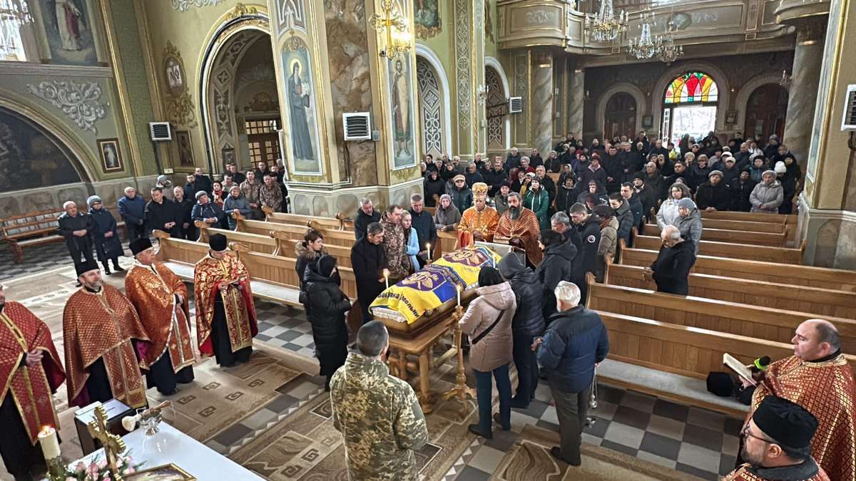 Надвірна провела на вічний спочинок Героя Юрія Коцька 7