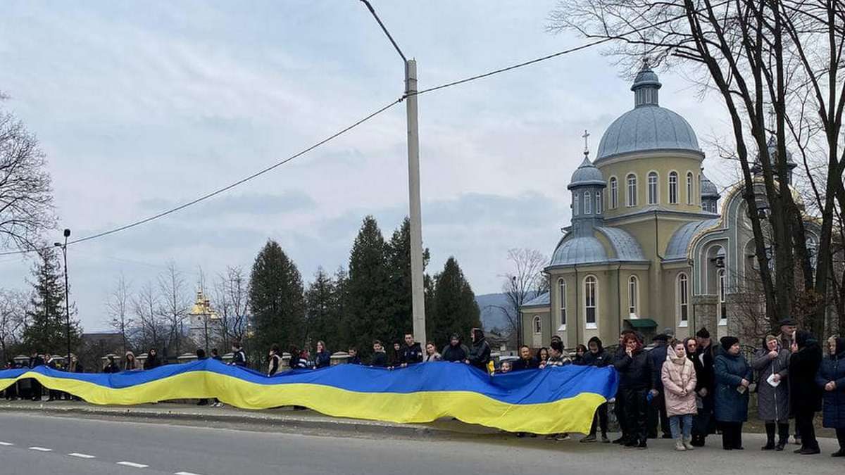 У Ланчині віддали останню шану захиснику Володимиру Голінею 3