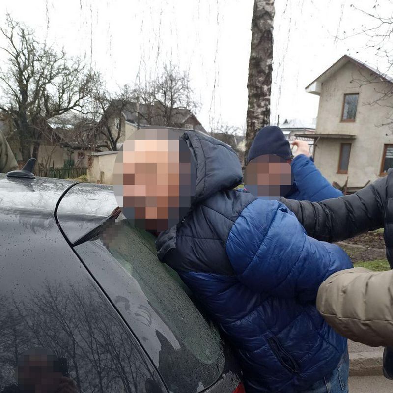 Чоловіки з Косівщини торгували зброєю та боєприпасами, що потрапляли з фронту 2