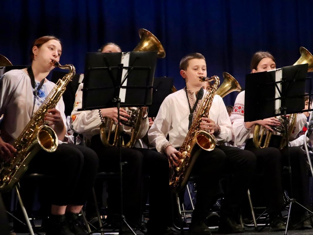 У Коломиї діти провели благодійну акцію, щоб зібрати кошти для захисників 2