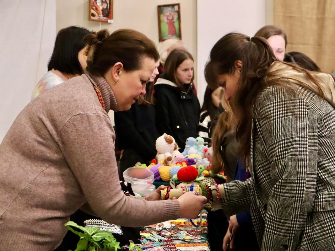 У Коломиї діти провели благодійну акцію, щоб зібрати кошти для захисників 3