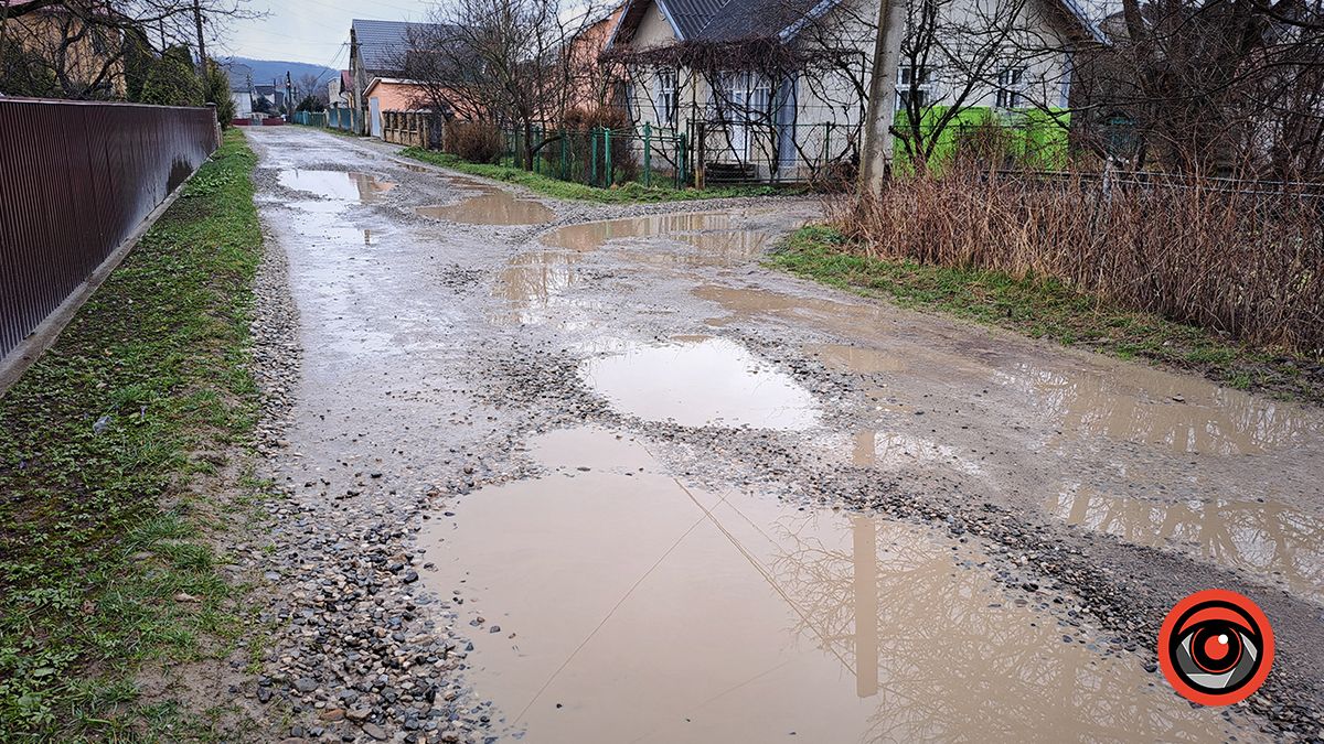 Вулиці неподалік парку Шевченка потопають у болоті 2