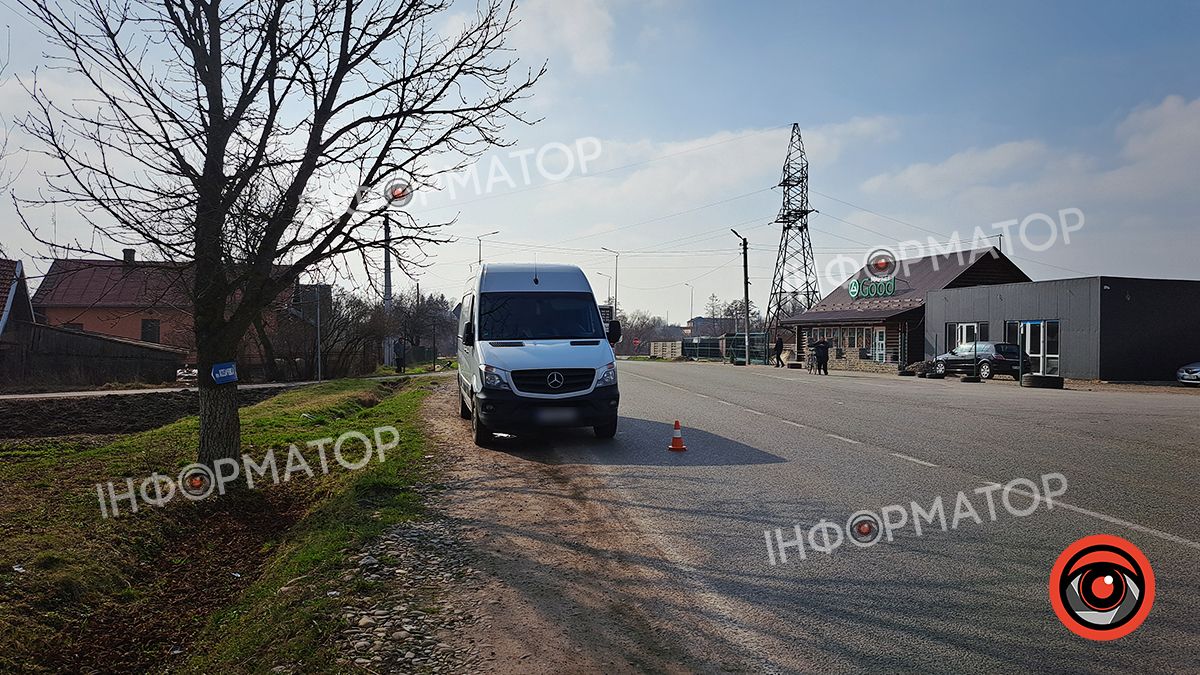 На Коломийщині під колесами буса опинився велосипедист 1