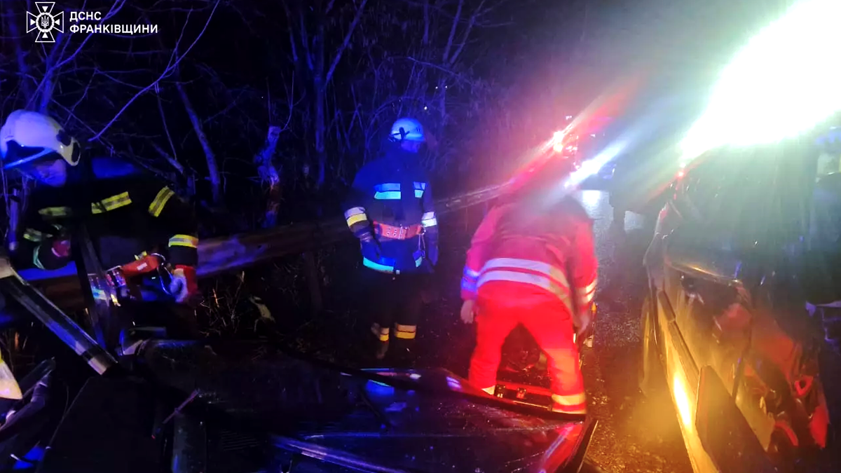 У Делятині трапилася ДТП за участі двох легкових автомобілів 1