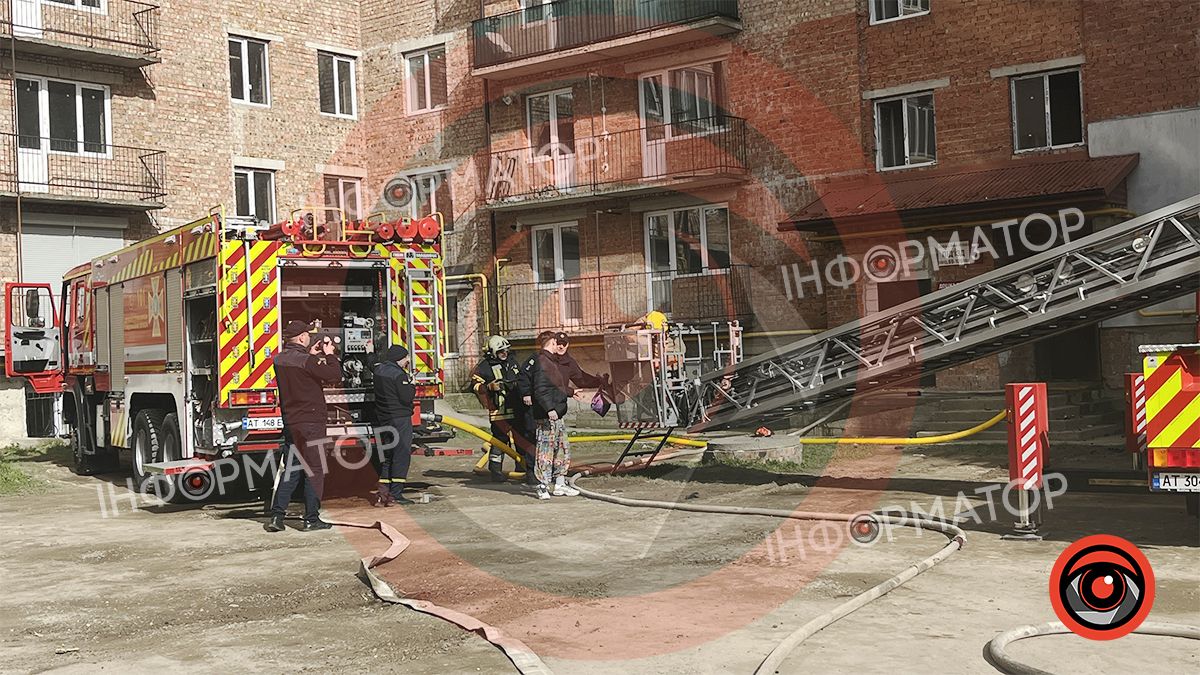 З палаючої новобудови у Коломиї рятують людей. Оновлюється 2