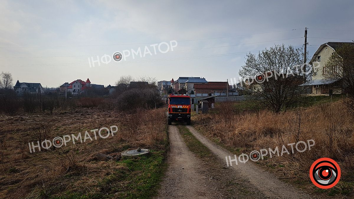 Під Коломиєю знову димлять поля 4