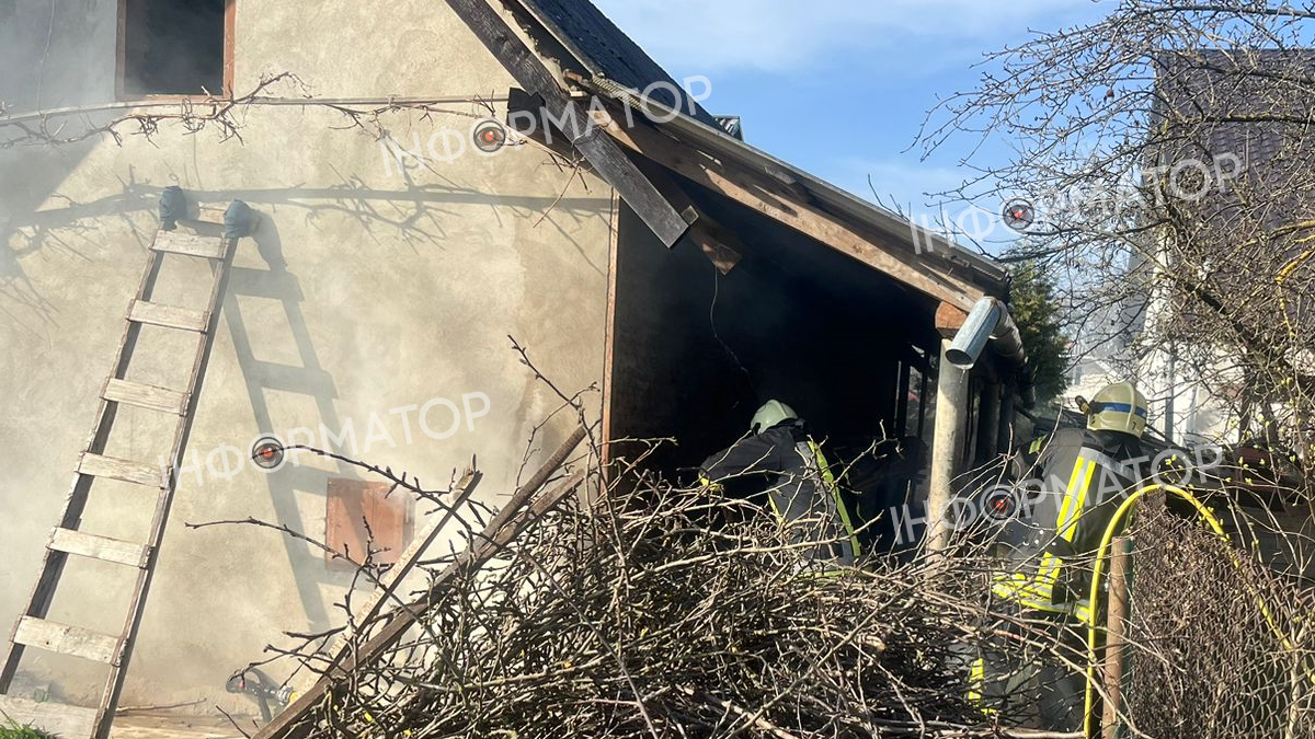 Коломийські вогнеборці приборкали пожежу у Воскресінцях 2