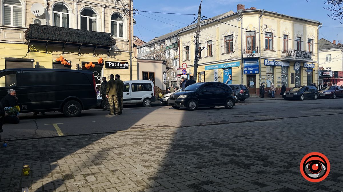 До рідної Коломиї назавжди повернувся воїн Назарій Гнатишак 2