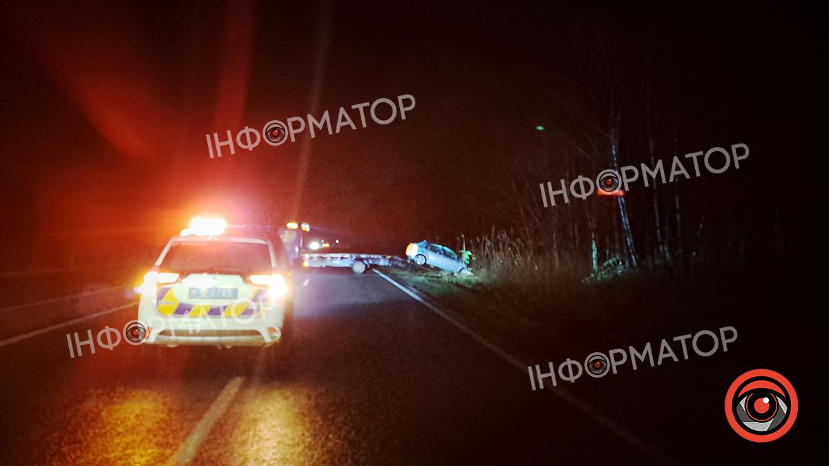 Неподалік Коломиї легковик злетів у кювет | Є постраждалі 1