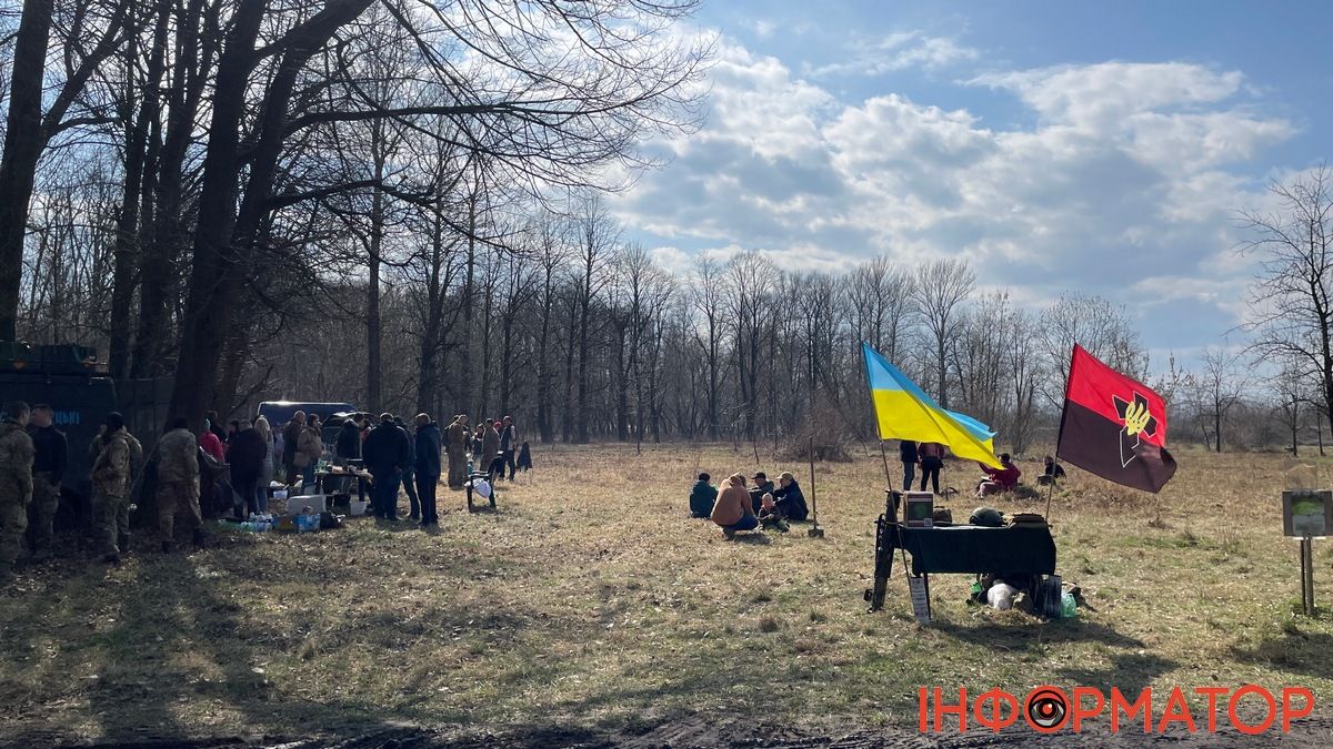 У Коломиї висадили 65 канадських дубів на Алеї Добровольців 4