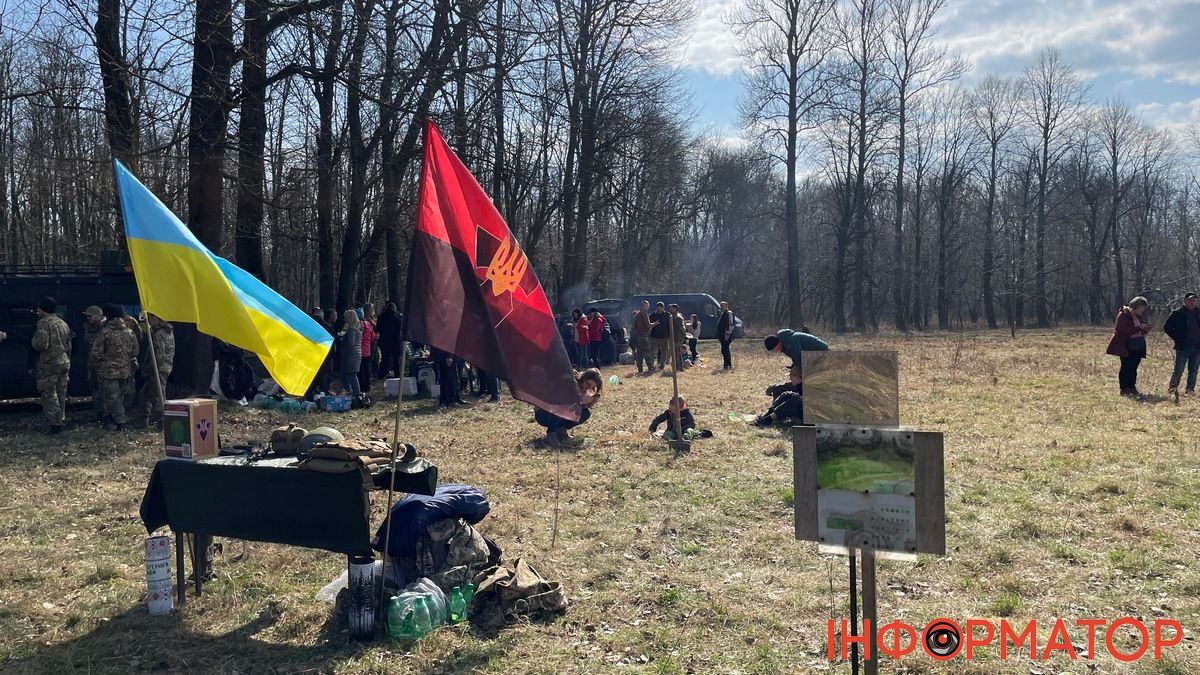 У Коломиї висадили 65 канадських дубів на Алеї Добровольців 3