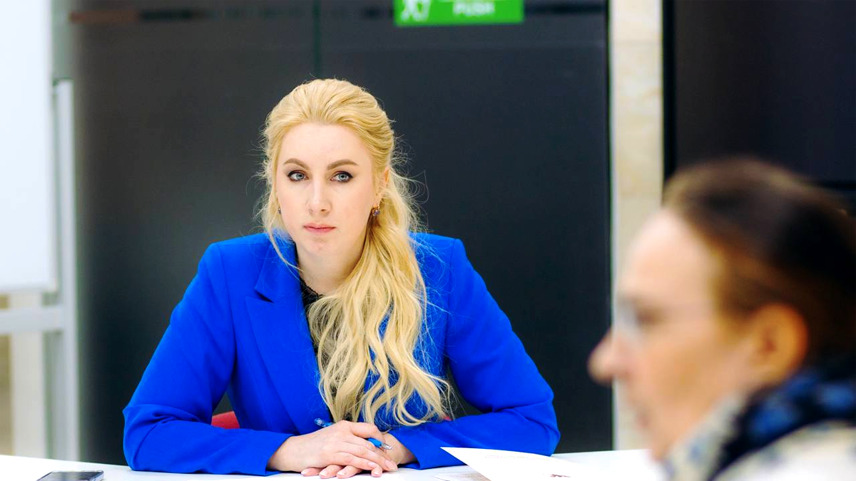 Мільйонна зарплатня, чималі заощадження та дві престижні автівки | Голова Івано-Франківської ОВА Світлани Онищук подала декларацію за 2023 рік