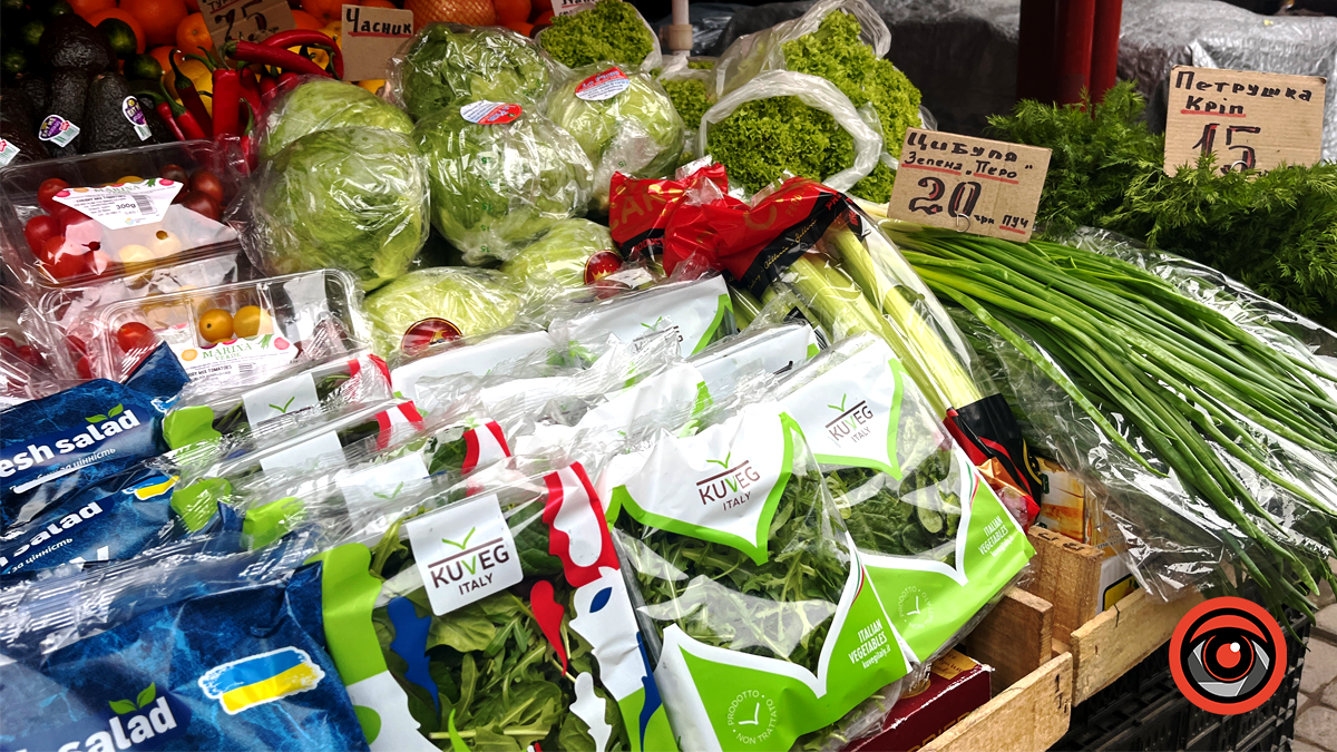 Скільки коштують овочі та зелень на ринку в Коломиї на початку весни 2