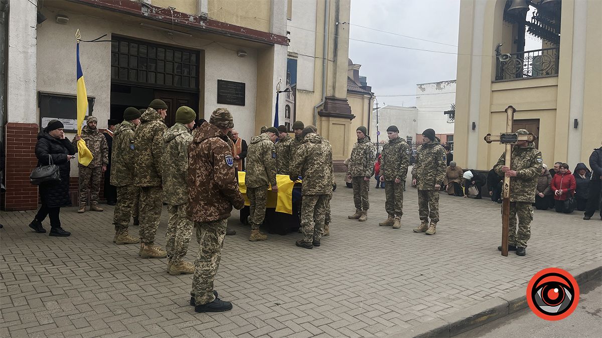 Коломияни віддали останню шану мужньому воїну Сергію Резніку 6