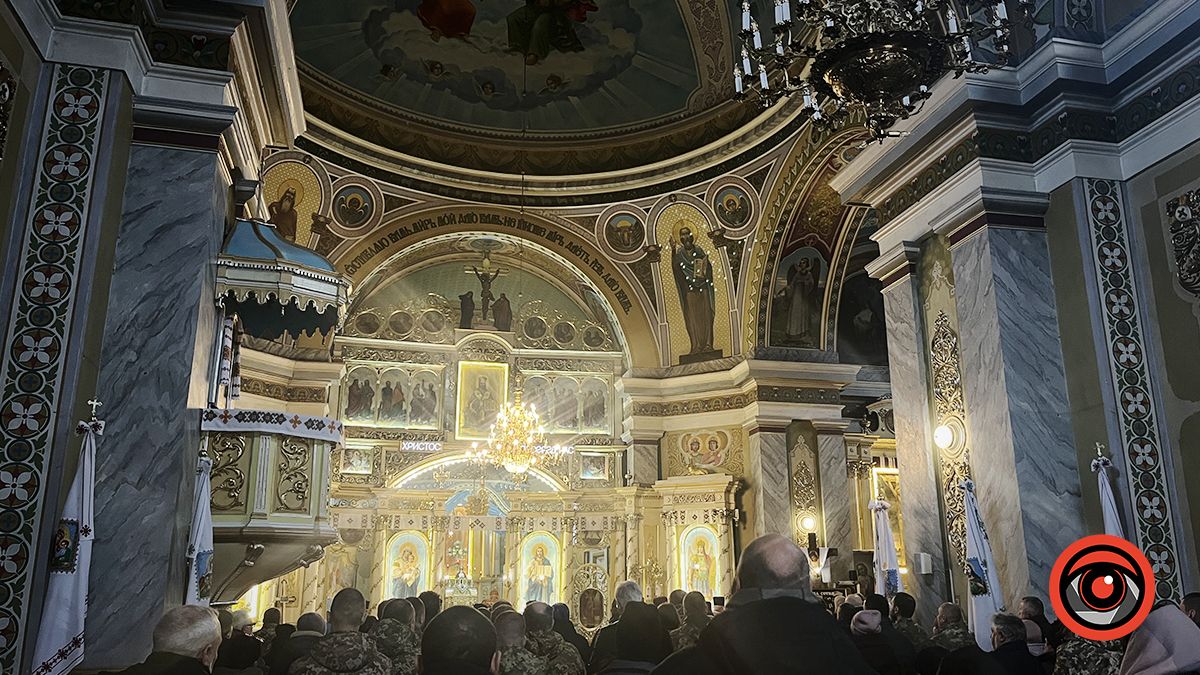 У Коломиї в останню дорогу провели захисника Сергія Резніка 3