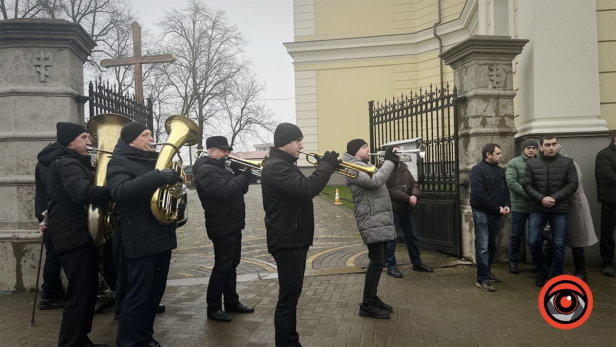 У Коломиї в останню дорогу провели захисника Сергія Резніка 2