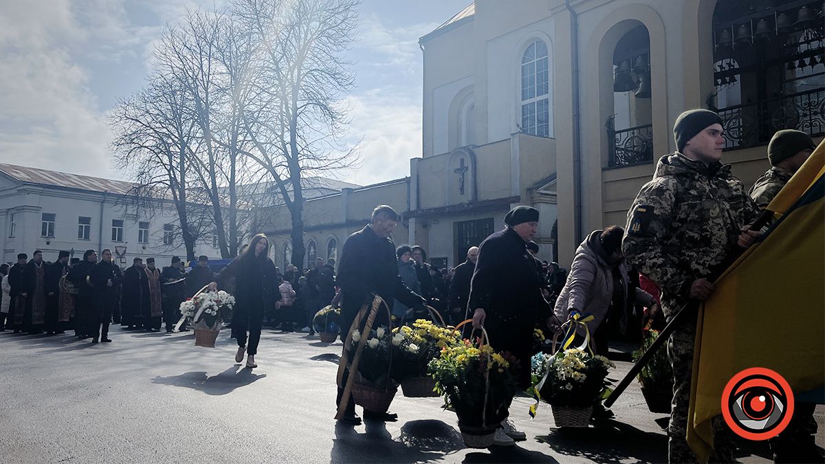 У Коломиї в останню дорогу провели добровольця Івана Борейка 10