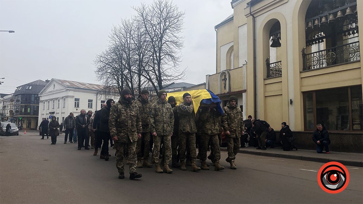 Коломияни віддали останню шану мужньому воїну Сергію Резніку 9