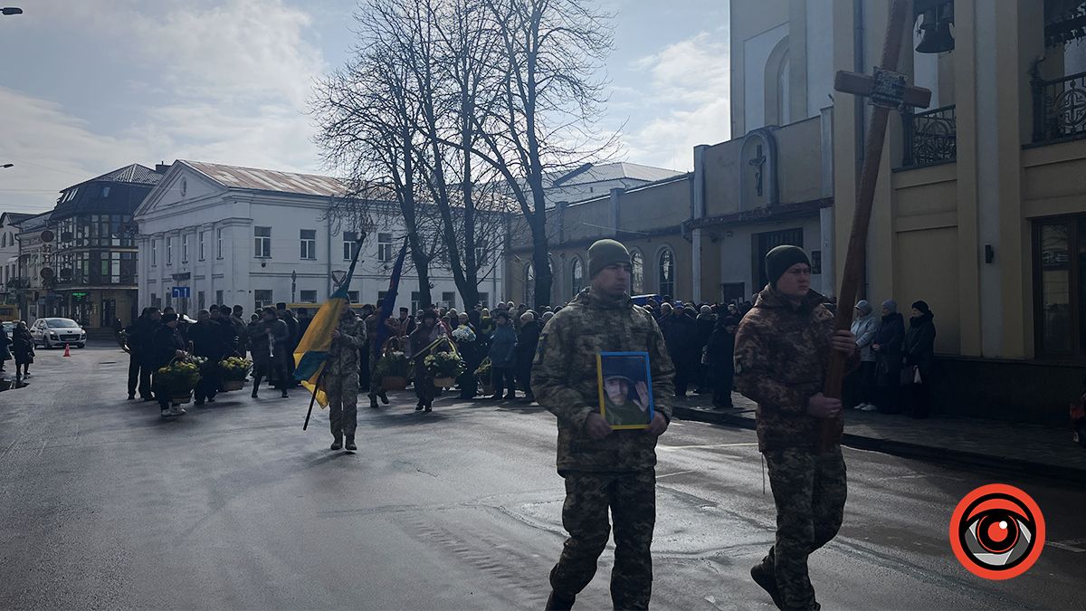 У Коломиї в останню дорогу провели добровольця Івана Борейка 9