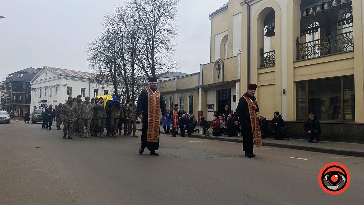 Коломияни віддали останню шану мужньому воїну Сергію Резніку 8