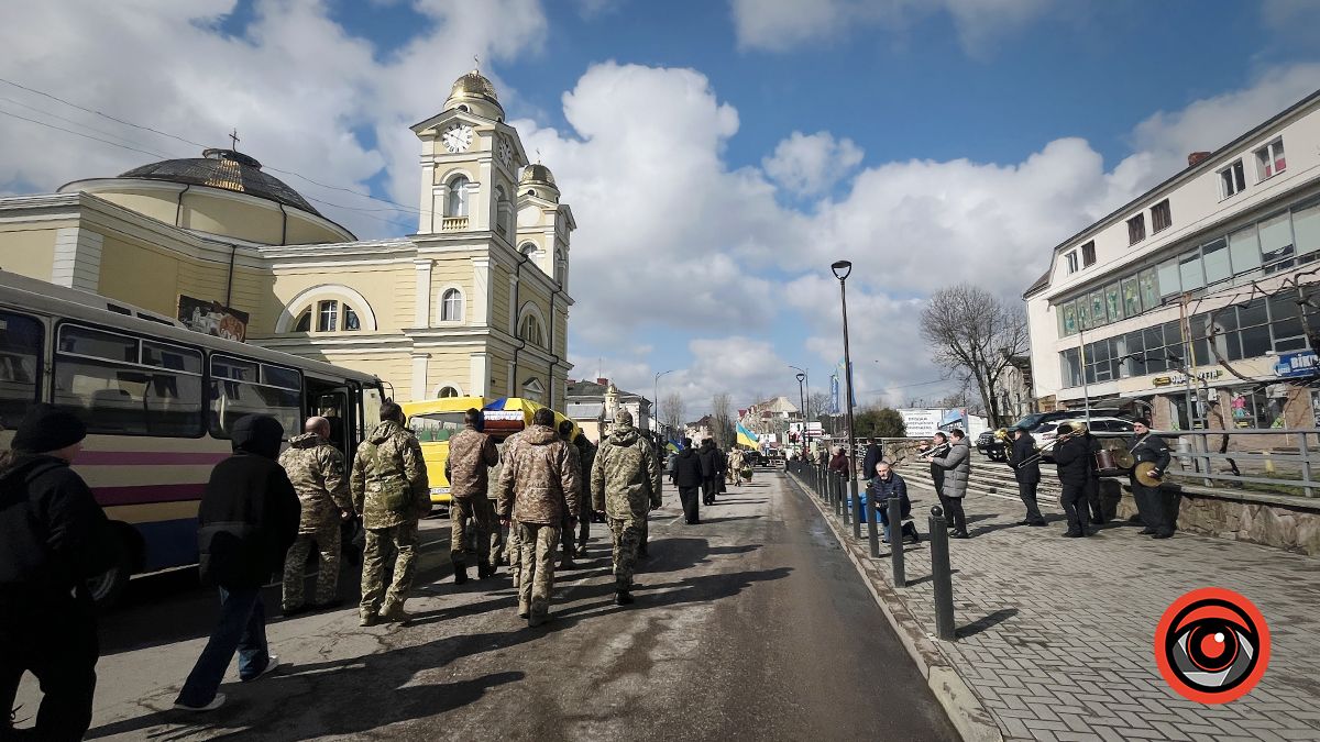 У Коломиї в останню дорогу провели добровольця Івана Борейка 19