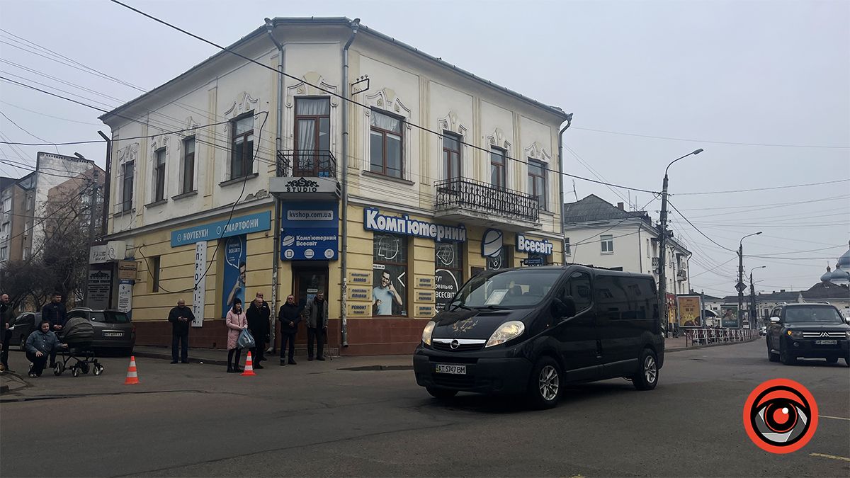 Коломияни віддали останню шану мужньому воїну Сергію Резніку 2