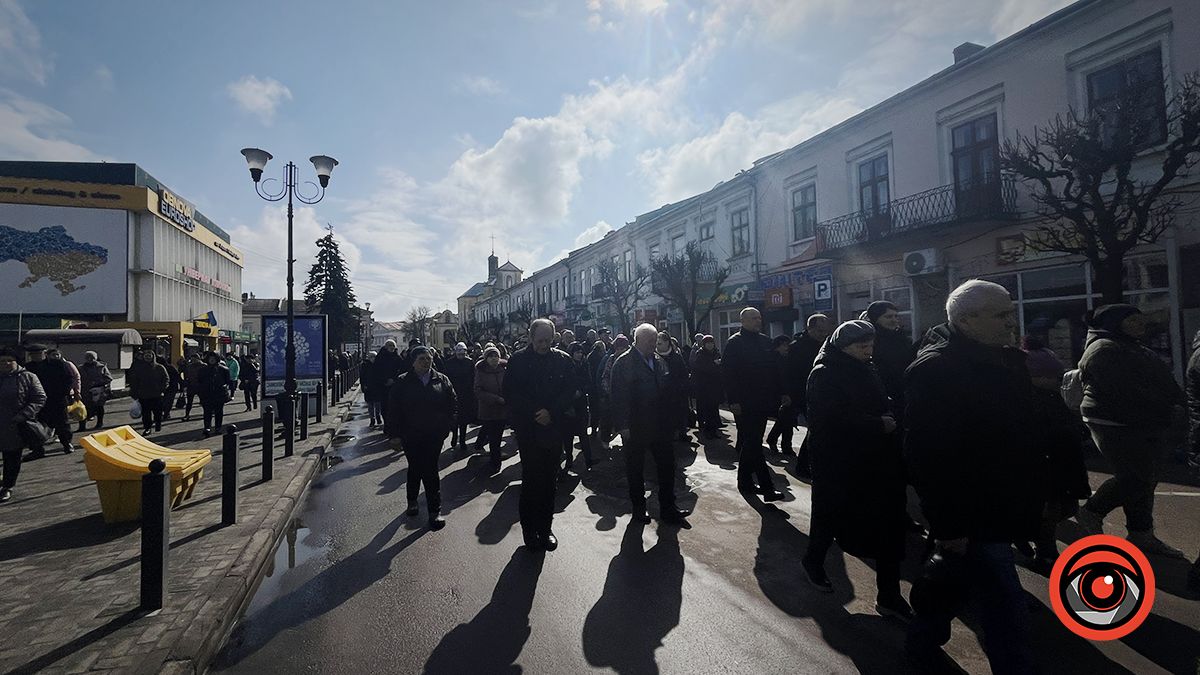 У Коломиї в останню дорогу провели добровольця Івана Борейка 16
