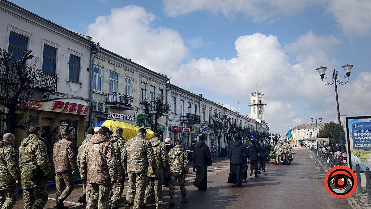 У Коломиї в останню дорогу провели добровольця Івана Борейка 14