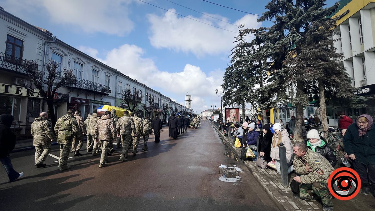 У Коломиї в останню дорогу провели добровольця Івана Борейка 13