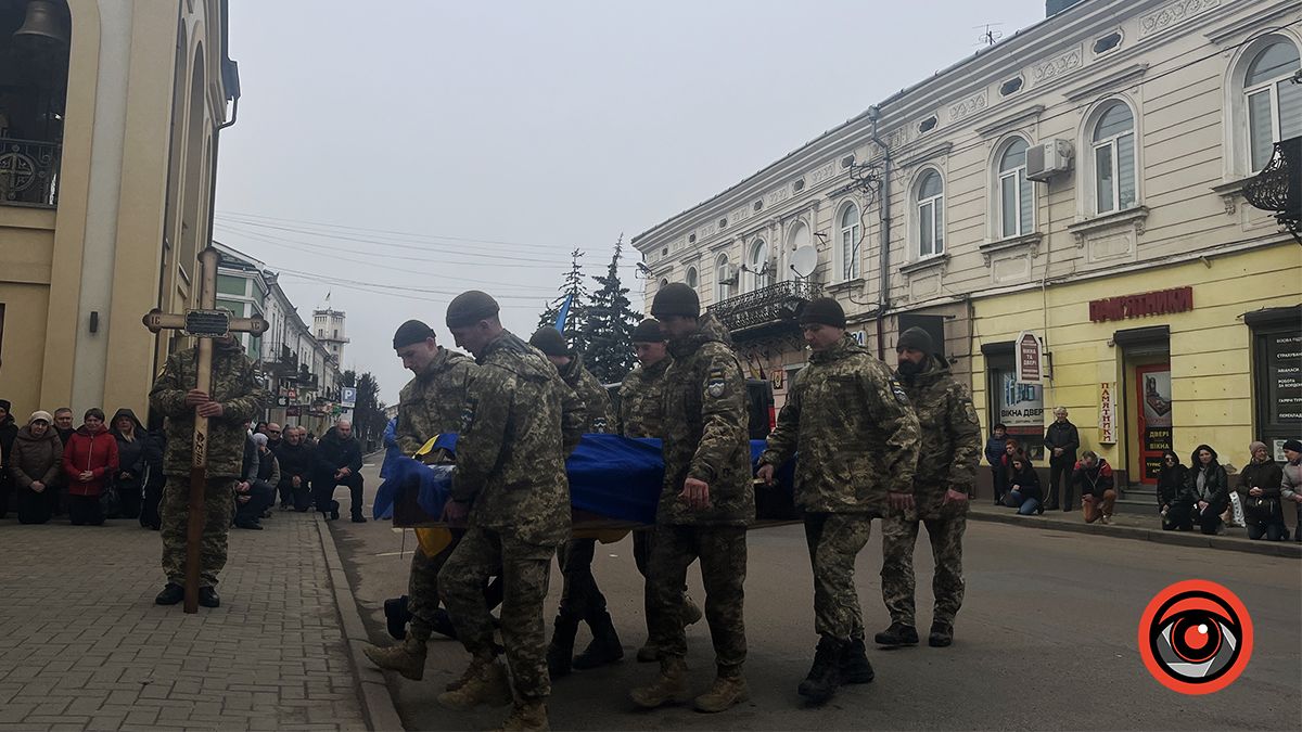 Коломияни віддали останню шану мужньому воїну Сергію Резніку 5