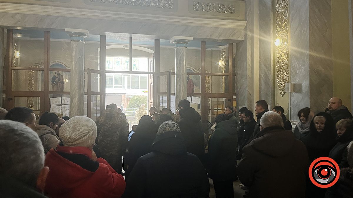 У Коломиї в останню дорогу провели захисника Сергія Резніка 9